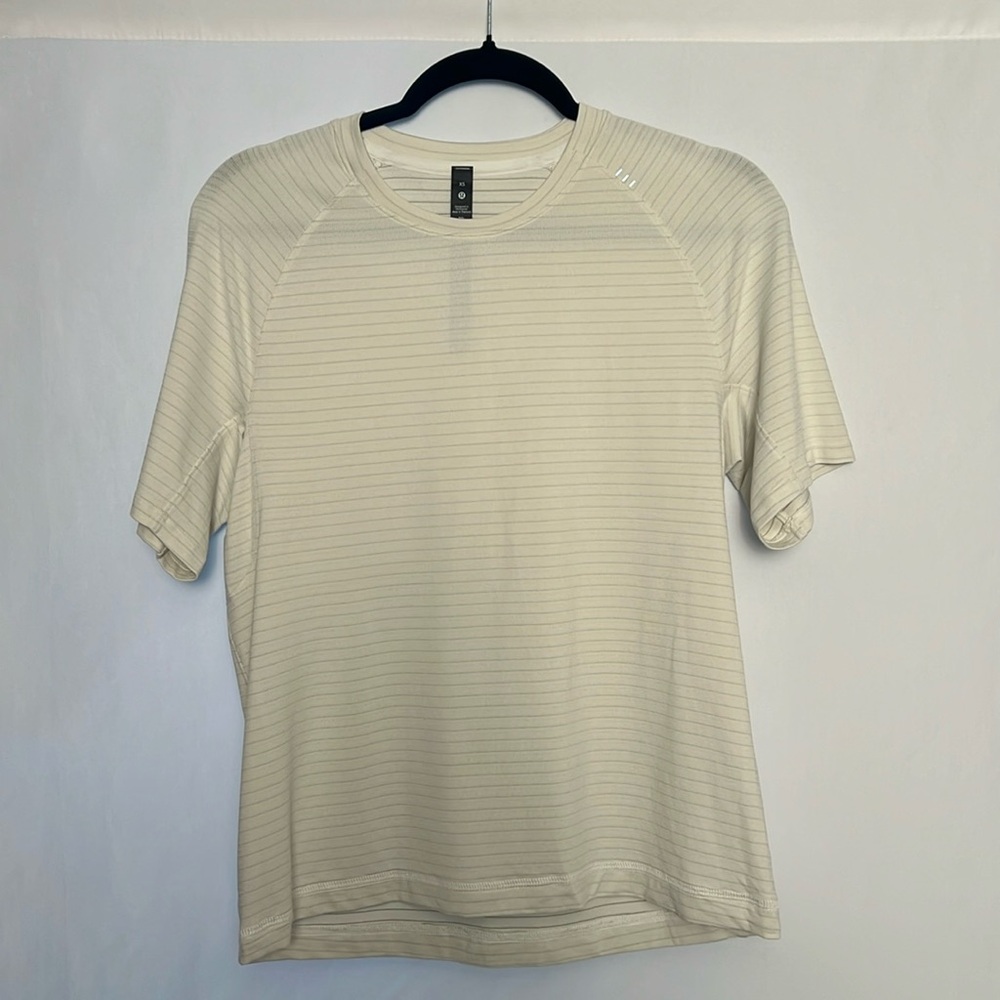 NEW / Lululemon License to Train Short-Sleeve Shirt